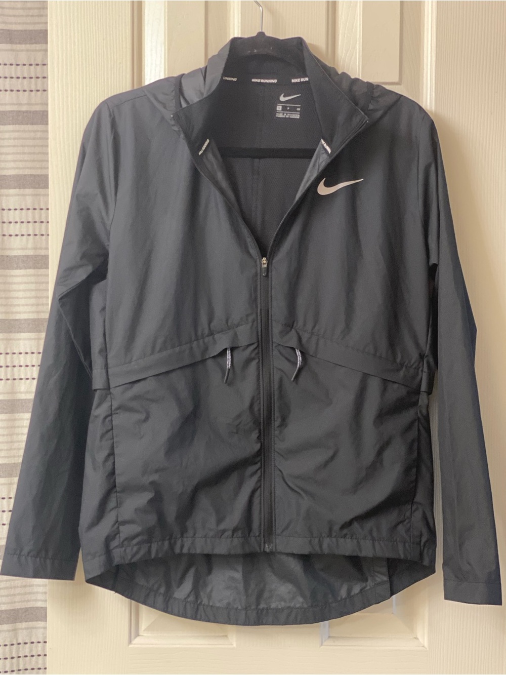 Nike Running Black Hooded Lightweight Jacket with Contrast Swoosh Size Small